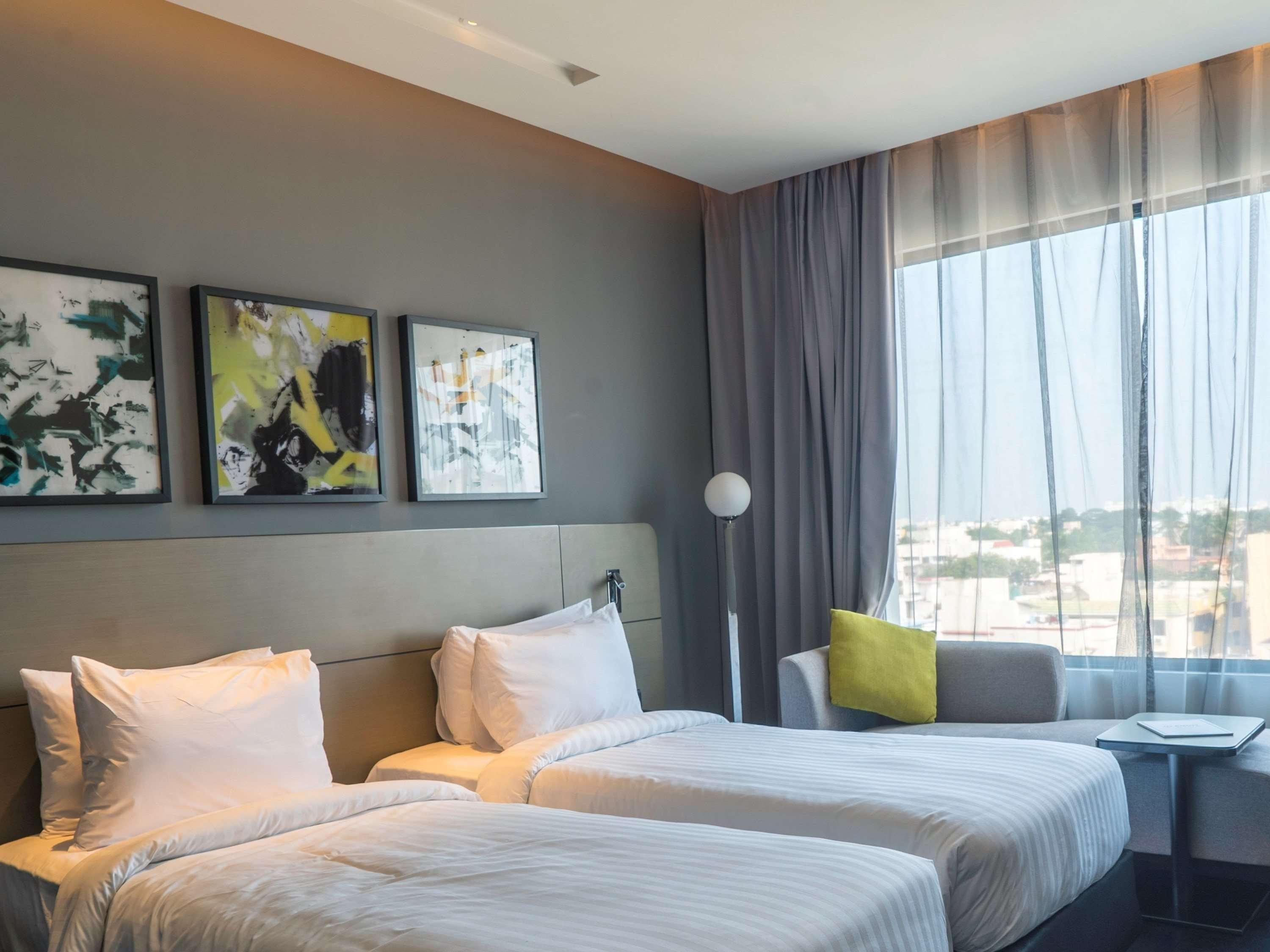 Novotel Chamiers Road Hotel 5*