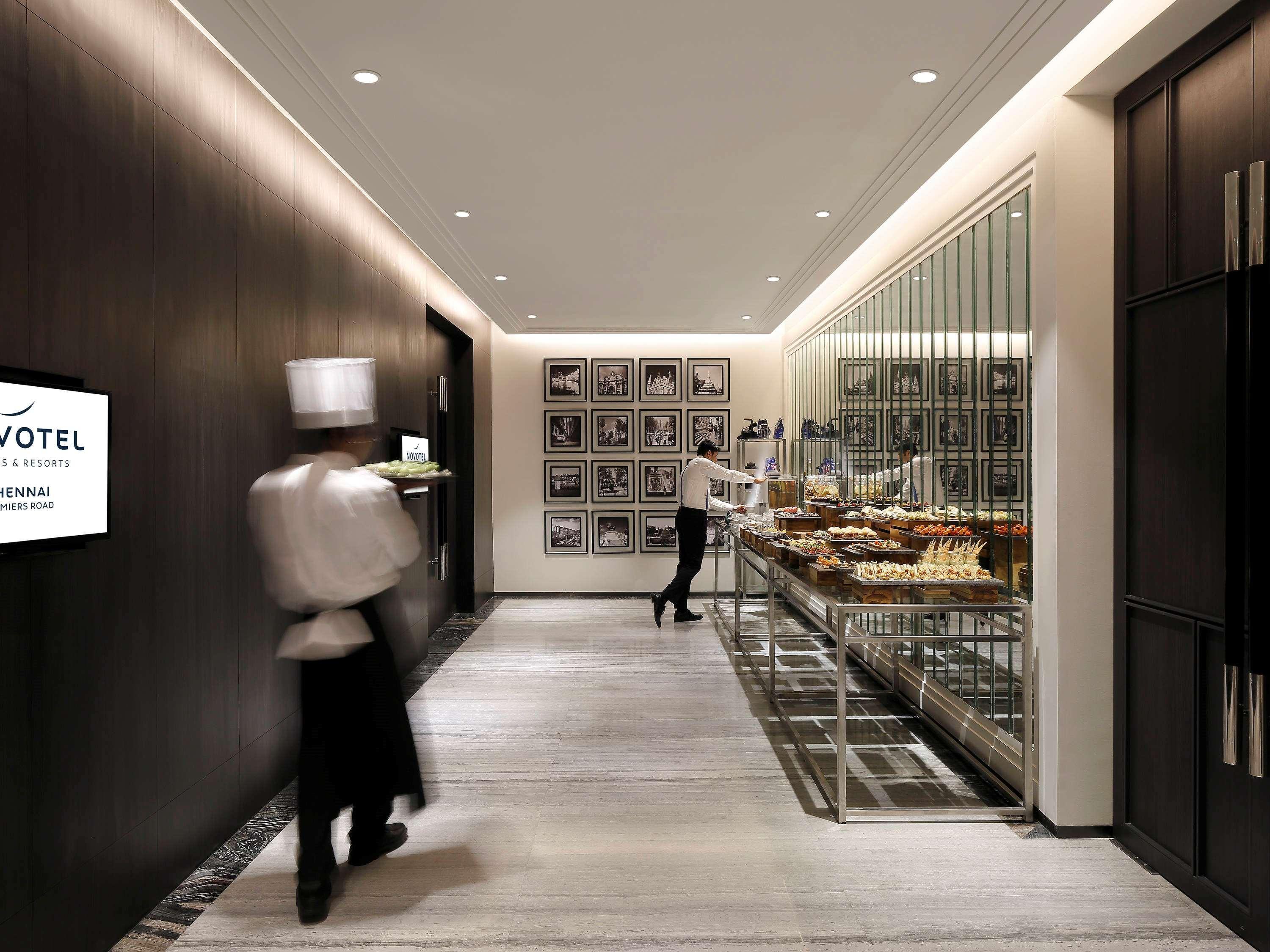 Novotel Chamiers Road Hotel 5*